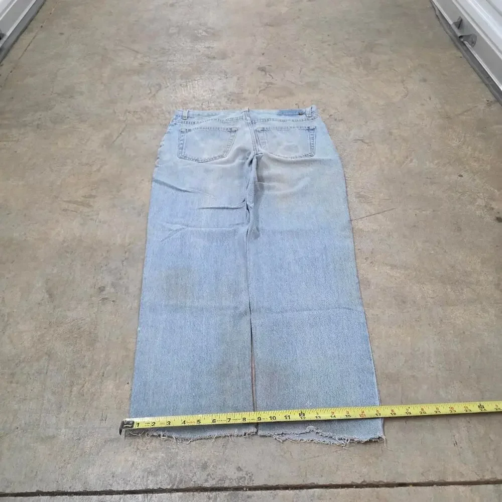 Vintage Distressed and Pocket Faded Denim Blue Jeans (34x30)